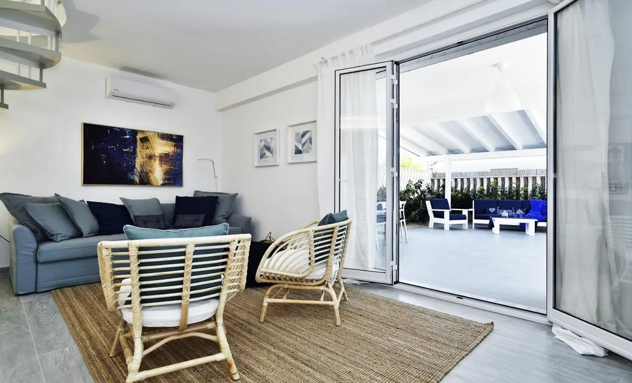 CASA BLANCA A 2 PASSI DEL MARE Santa Maria del Focallo Villa