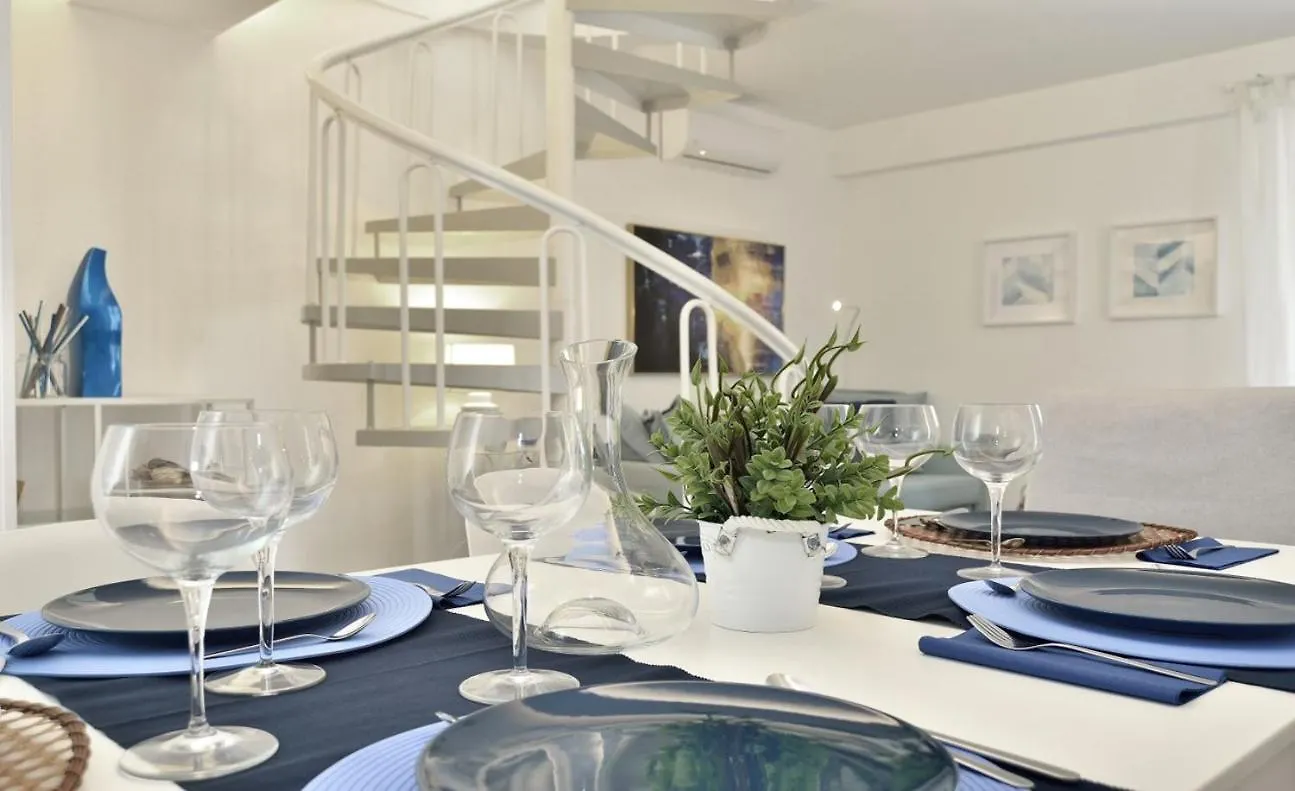 Villa CASA BLANCA A 2 PASSI DEL MARE Santa Maria del Focallo